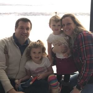 Meet your Posher, Lara